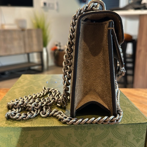 Gucci Taupe Crossbody Bag with Monogram Pattern and Chain Strap - Picture 3 of 9